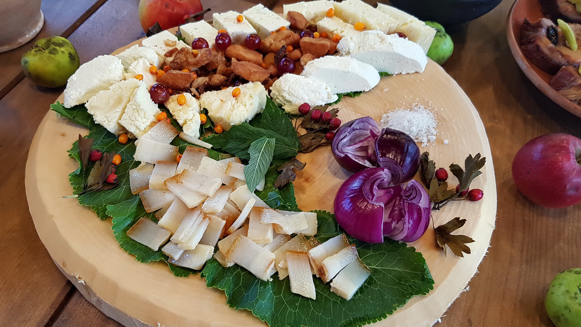 Ce mâncau dacii? Mituri, adevăruri și gusturi pe care le poți încerca azi.